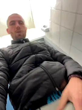 Rotteei1 online show from 11/04/25, 12:26