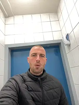 Rotteei1 online show from 12/01/25, 09:36