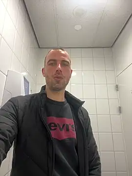 Rotteei1 online show from 04/17/26, 01:25