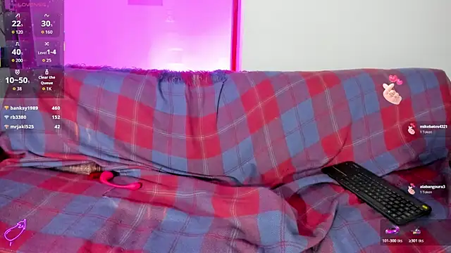 Snapshot of Nikki__uwu chatting on 03/08/26, 02:04 Nikki uwu online show from 03/08/26, 02:04