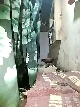 Hot cauple indian online show from 03/19/26, 12:58