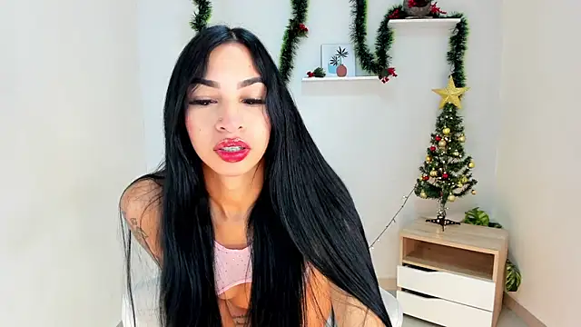 Snapshot of ZAYDA_KAJER chatting on 12/15/25, 08:24 ZAYDA KAJER online show from 12/15/25, 08:24