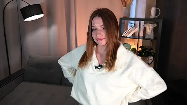 SerenelLee online show from 10/21/25, 06:47