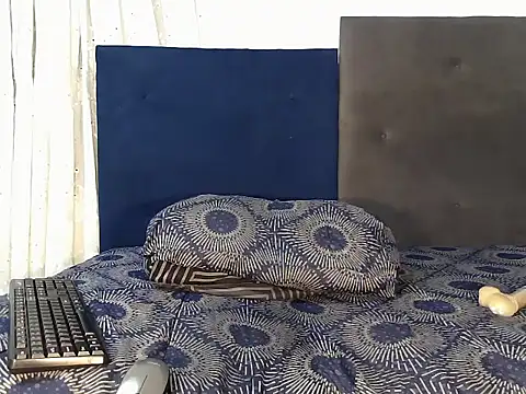 MinnieBee101 online show from 03/08/26, 02:04