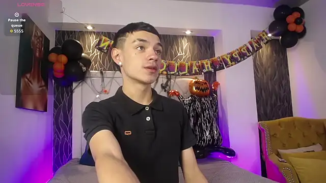 Mike lawford1 online show from 10/29/25, 01:13