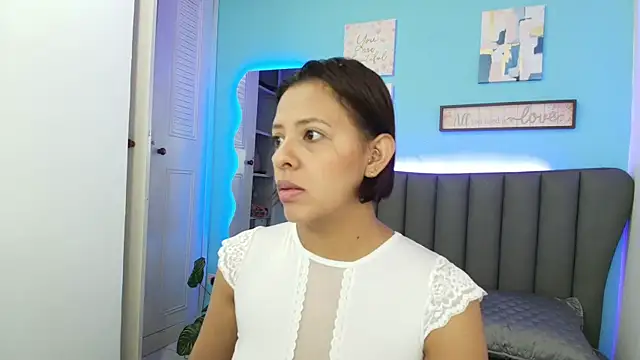 Snapshot of Aria_Russo chatting on 11/06/25, 02:51 Aria Russo online show from 11/06/25, 02:51