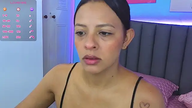 Snapshot of Aria_Russo chatting on 11/26/25, 02:51 Aria Russo online show from 11/26/25, 02:51