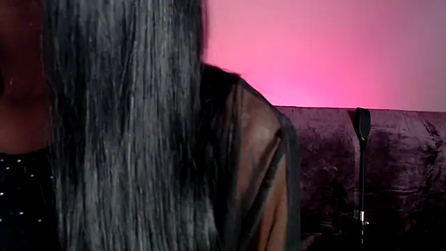 Snapshot of mistressdominanoire chatting on 10/21/25, 02:40 mistressdominanoire online show from 10/21/25, 02:40