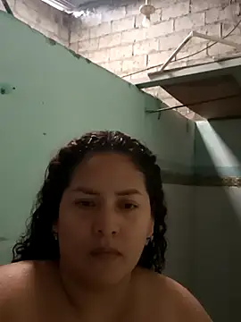 Snapshot of chikis12_ chatting on 11/23/25, 05:57 chikis12 online show from 11/23/25, 05:57