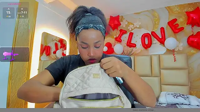 NahomiWalker  online show from 02/15/26, 07:54