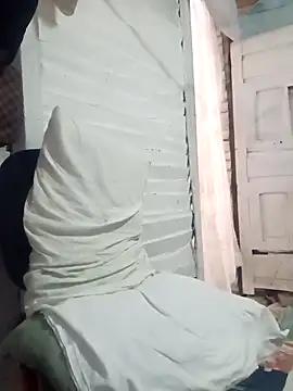 Snapshot of Estebanbigcock23 chatting on 03/08/26, 05:28 Estebanbigcock23 online show from 03/08/26, 05:28