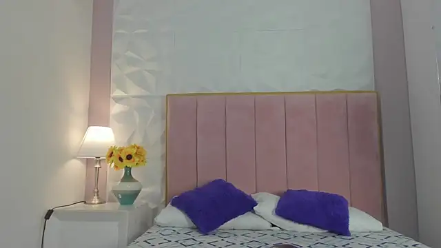 xxxMia Isabellaa online show from 10/19/25, 12:06