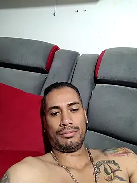 Snapshot of Michell85 chatting on 10/24/25, 10:17 Michell85 online show from 10/24/25, 10:17