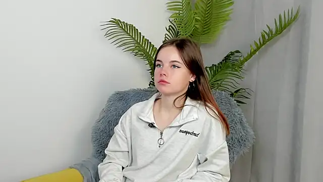 Snapshot of NormanEnsing chatting on 10/21/25, 05:19 NormanEnsing online show from 10/21/25, 05:19