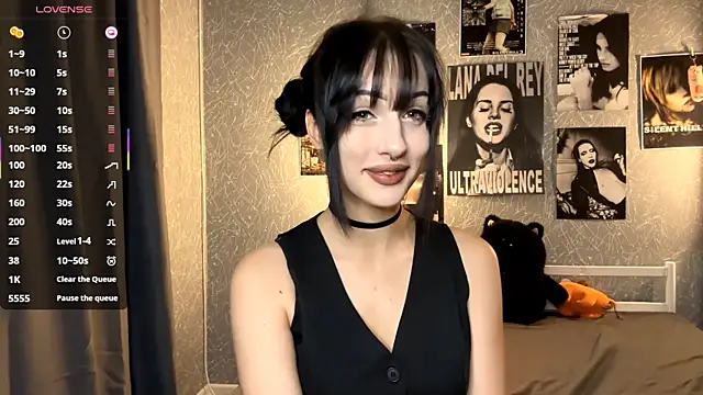 Snapshot of ForeTiff chatting on 11/20/25, 08:19 ForeTiff online show from 11/20/25, 08:19