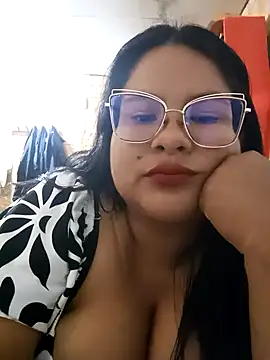 Snapshot of celeste122595 chatting on 11/05/25, 01:33 celeste122595 online show from 11/05/25, 01:33