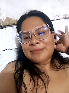 Snapshot of celeste122595 chatting on 12/14/25, 01:00 celeste122595 online show from 12/14/25, 01:00