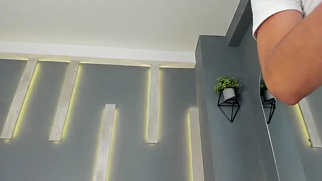 ArohomLester online show from 11/30/25, 11:03