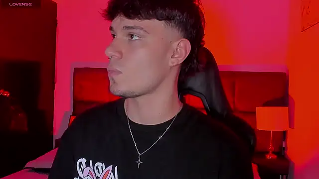 Liam Thurner online show from 10/23/25, 03:17