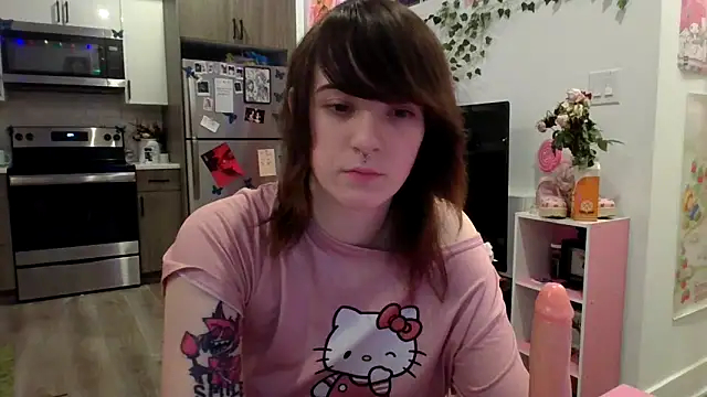 Snapshot of Trickylucy555 chatting on 10/19/25, 06:36 Trickylucy555 online show from 10/19/25, 06:36