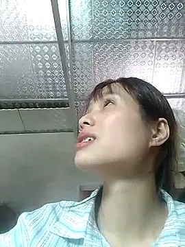 Snapshot of Monkey-0d chatting on 10/20/25, 05:41 Monkey-0d online show from 10/20/25, 05:41