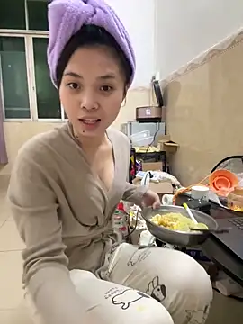 Snapshot of aaaaawhate chatting on 01/06/26, 11:14 aaaaawhate online show from 01/06/26, 11:14