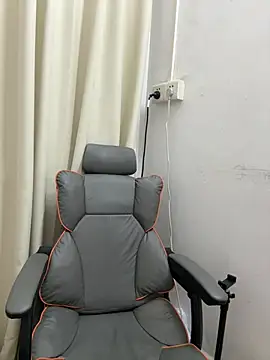 Snapshot of aaaaawhate chatting on 02/25/26, 11:09 aaaaawhate online show from 02/25/26, 11:09