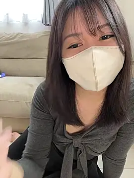 Snapshot of Rui_87 chatting on 04/15/26, 02:07 Rui 87 online show from 04/15/26, 02:07