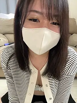 Snapshot of Rui_87 chatting on 04/21/26, 02:51 Rui 87 online show from 04/21/26, 02:51