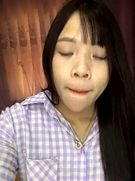 Snapshot of Duck_dona chatting on 11/17/25, 02:39 Duck dona online show from 11/17/25, 02:39