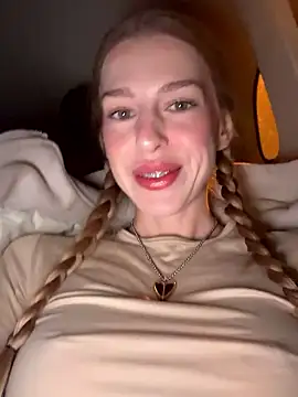 kira mia online show from 01/16/26, 04:22