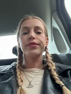 Snapshot of kira_mia chatting on 03/06/26, 03:19 kira mia online show from 03/06/26, 03:19