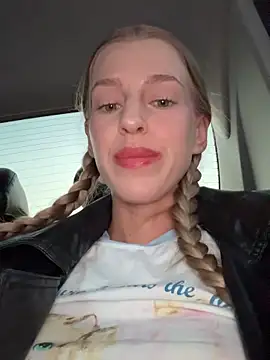 Snapshot of kira_mia chatting on 03/11/26, 03:51 kira mia online show from 03/11/26, 03:51