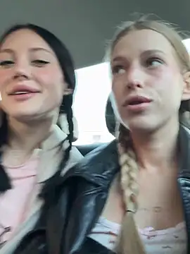 Snapshot of kira_mia chatting on 03/20/26, 03:50 kira mia online show from 03/20/26, 03:50