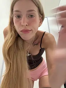 Snapshot of kira_mia chatting on 04/09/26, 04:34 kira mia online show from 04/09/26, 04:34