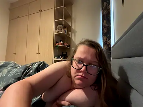 Scarletcum22 online show from 10/19/25, 08:59