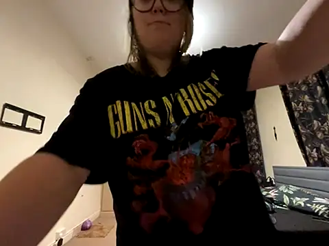 Scarletcum22 online show from 11/04/25, 06:56