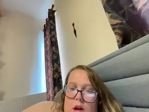 Scarletcum22 online show from 11/08/25, 12:16