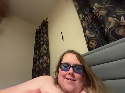 Scarletcum22 online show from 12/19/25, 08:38