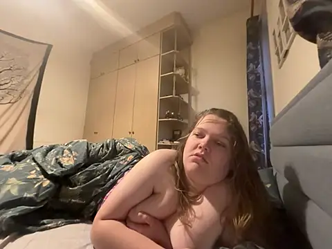 Scarletcum22 online show from 02/10/26, 07:23