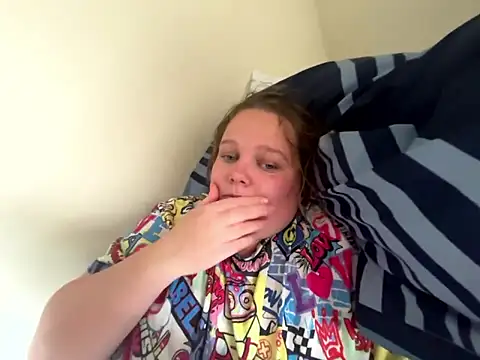Scarletcum22 online show from 04/19/26, 02:16