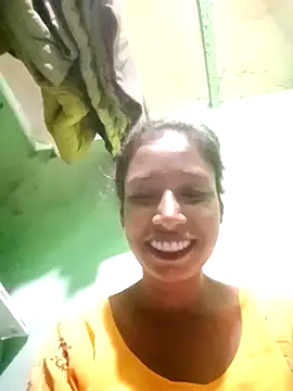 Snapshot of Rutika-G chatting on 10/26/25, 12:38 Rutika-G online show from 10/26/25, 12:38