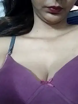 Snapshot of Aaliya_BigBoobs_1 chatting on 05/17/26, 07:28 Aaliya BigBoobs 1 online show from 05/17/26, 07:28