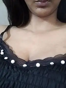 Snapshot of Aaliya_BigBoobs_1 chatting on 06/06/26, 09:14 Aaliya BigBoobs 1 online show from 06/06/26, 09:14