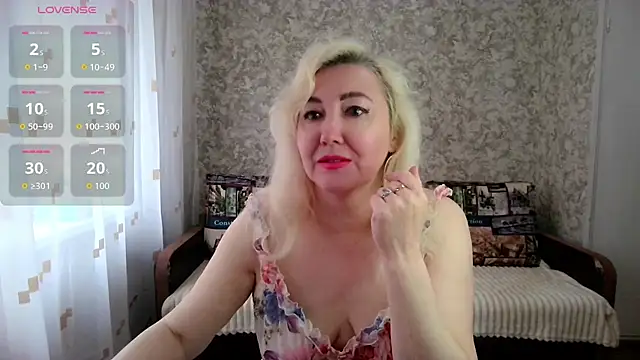 Snapshot of LadyKriss chatting on 04/09/26, 04:01 LadyKriss online show from 04/09/26, 04:01