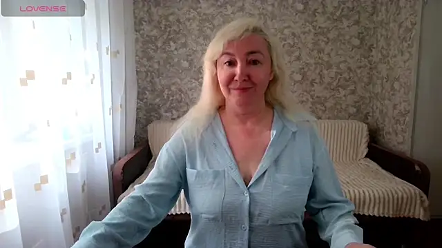 LadyKriss online show from 05/28/26, 03:37
