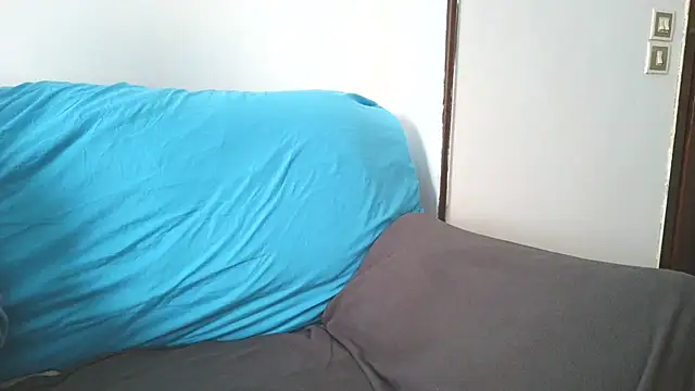 Snapshot of CindiBibi chatting on 10/25/25, 08:33 CindiBibi online show from 10/25/25, 08:33