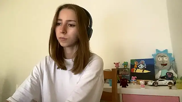 Snapshot of InsipidPhony chatting on 10/19/25, 02:18 InsipidPhony online show from 10/19/25, 02:18