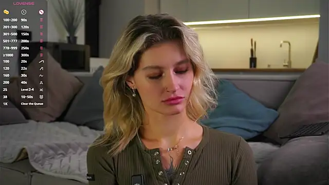 Snapshot of buvei chatting on 04/21/26, 02:12 buvei online show from 04/21/26, 02:12