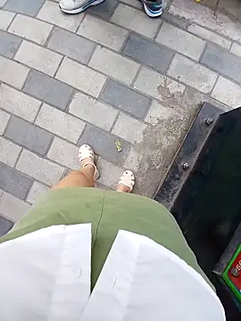 Snapshot of Mina-02 chatting on 10/29/25, 06:04 Mina-02 online show from 10/29/25, 06:04